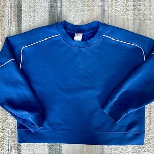 All in motion airy sleek cropped sweatshirt, sz M